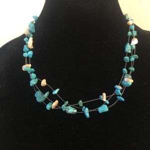 🌸VTG Triple Strand Turquoise and Mother of Pearl Beaded Necklace